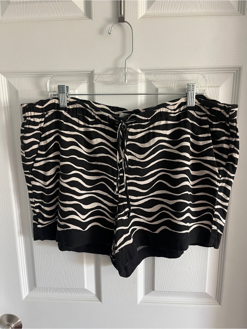 LOFT Shorts, Size L